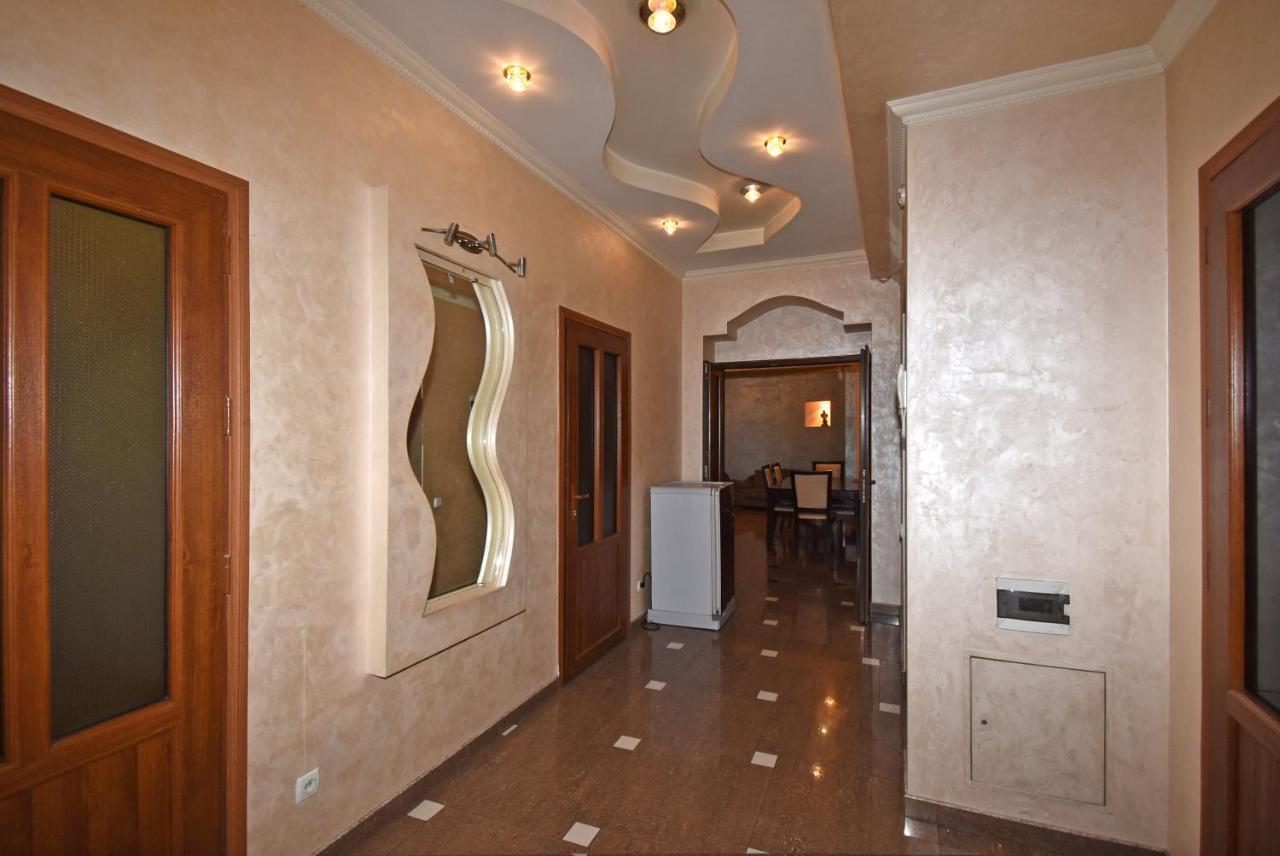 Armenak Apartment 5-Комнатная Yerevan Luaran gambar