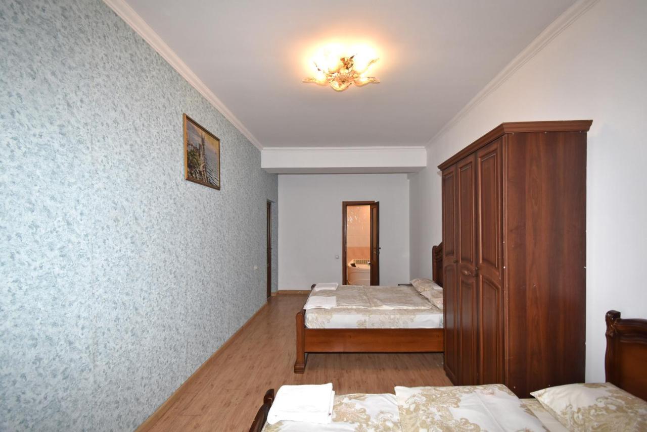 Armenak Apartment 5-Комнатная Yerevan Luaran gambar